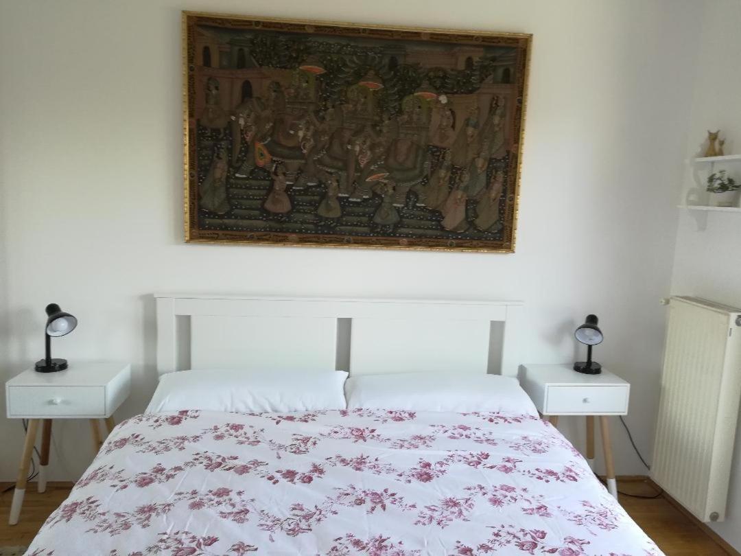 Homy Apartment In Buda, With Safe Garage And Terrace Budapest Kültér fotó